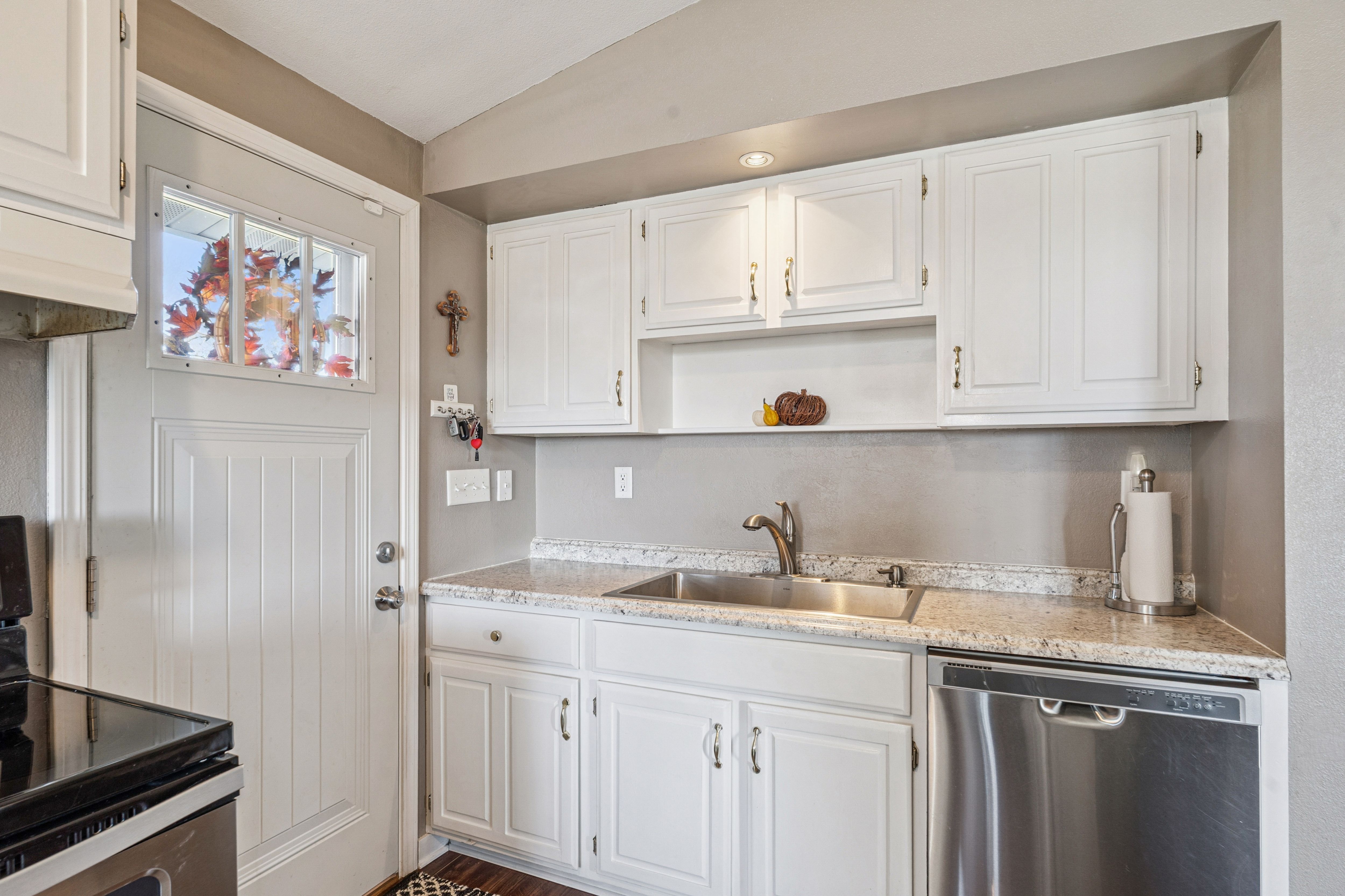 Listing Photo: 08-122 16437 173rd Ave